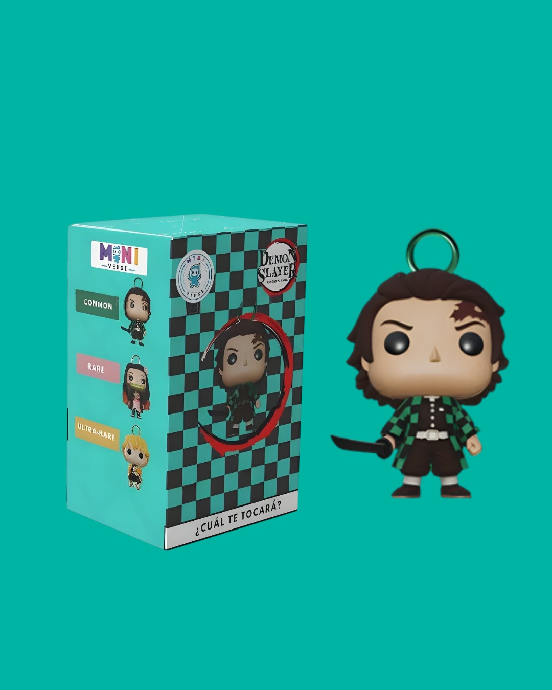 Caja sorpresa turquesa de Demon Slayer junto al llavero de Tanjiro